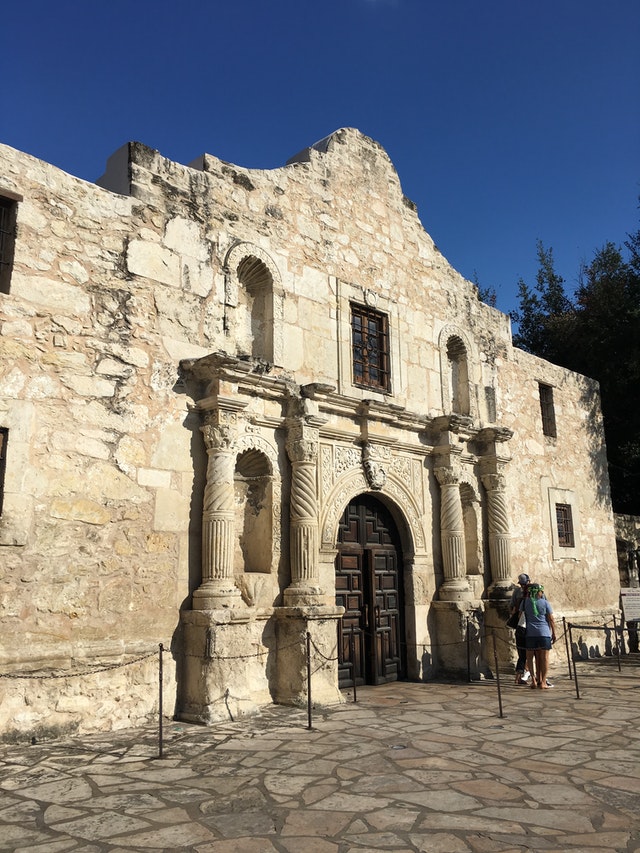the alamo and texas history one of the pros of living in texas